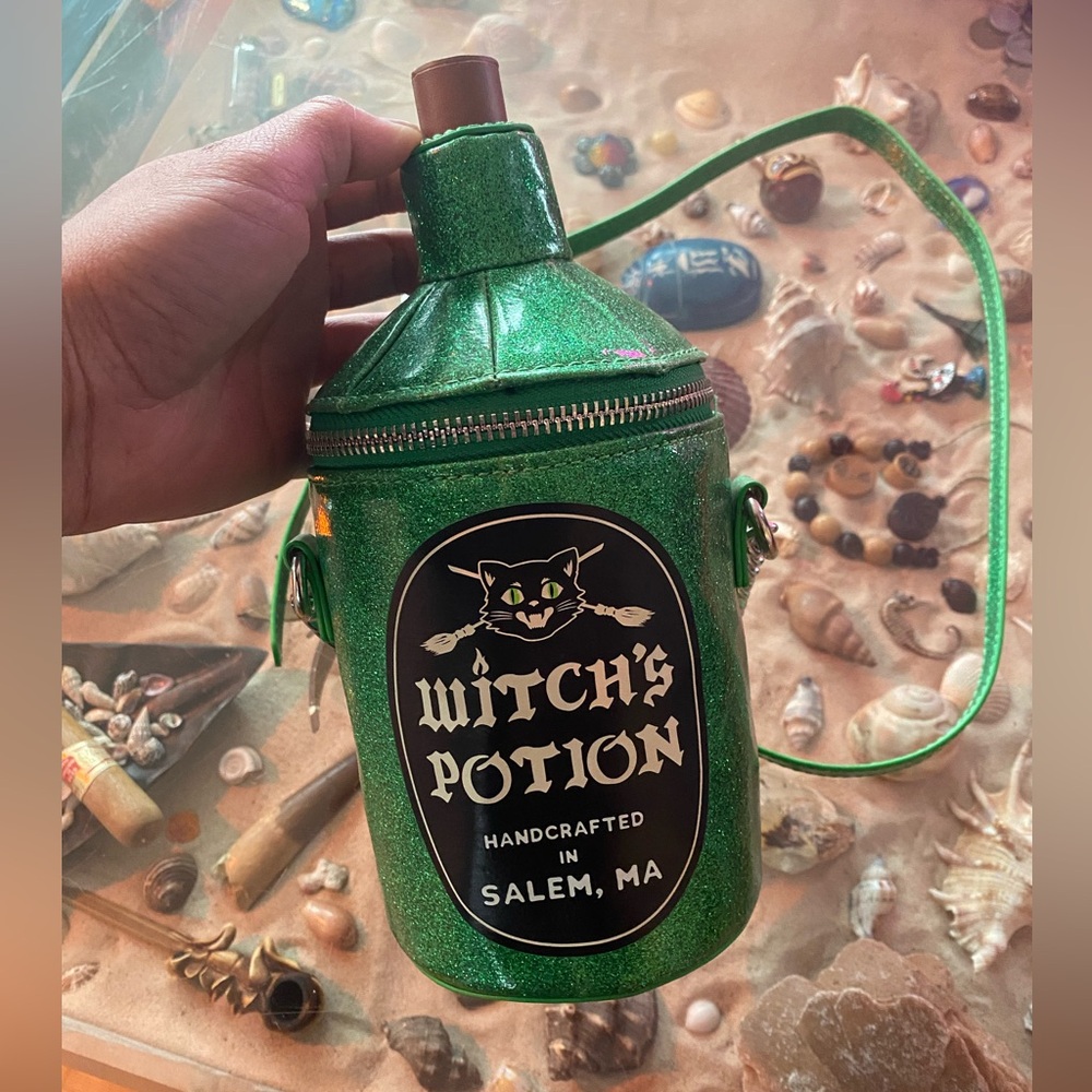 MAD ENGINE - FINE BY ME - WITCH POTION CROSSBODY BAG